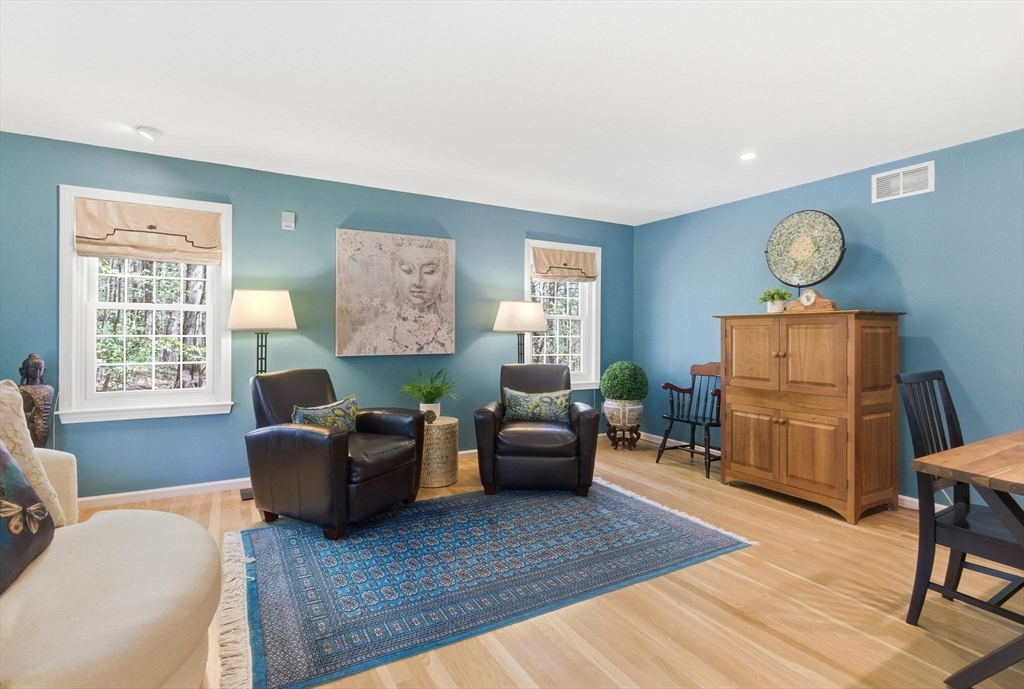 8 Valleywood Rd