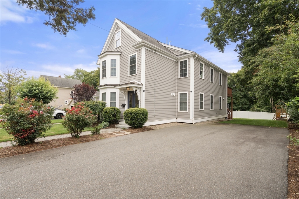 14 Adams St # 14