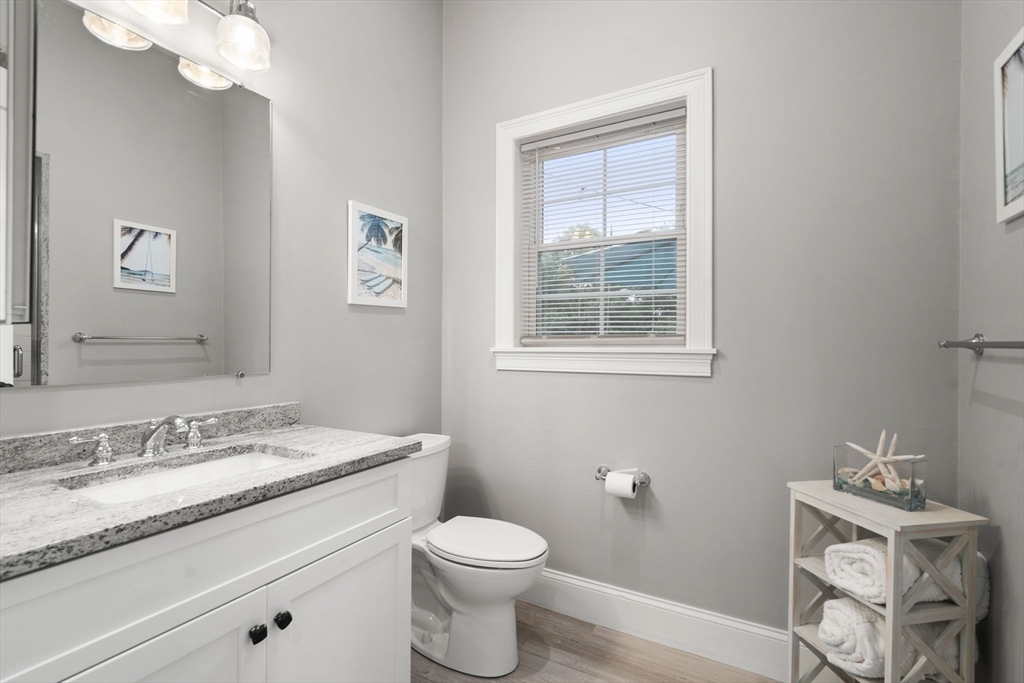 14 Adams St # 14