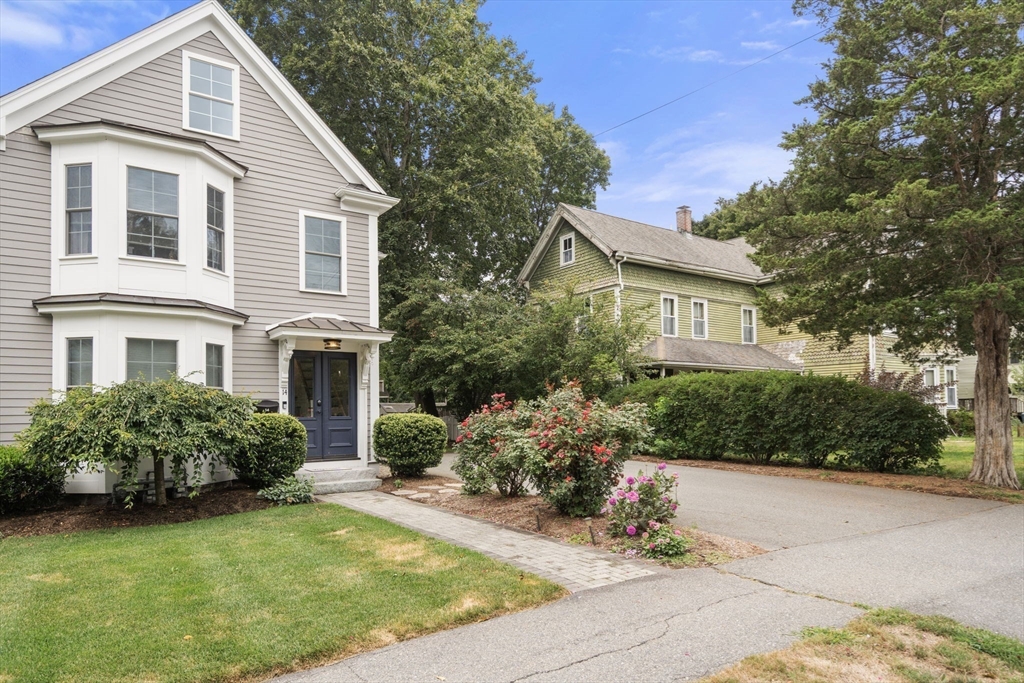 14 Adams St # 14