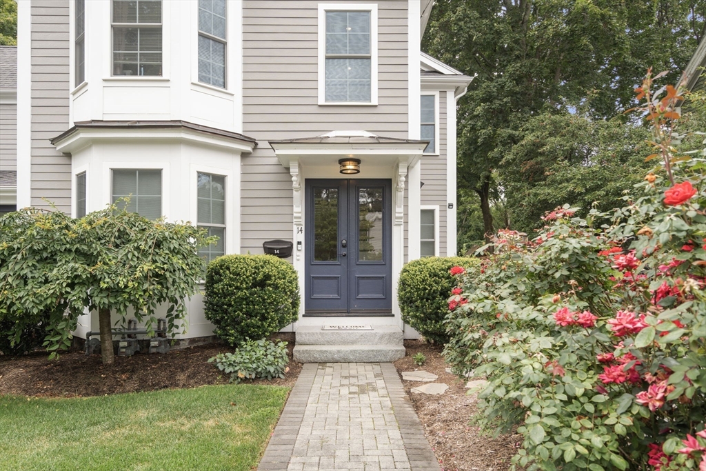 14 Adams St # 14