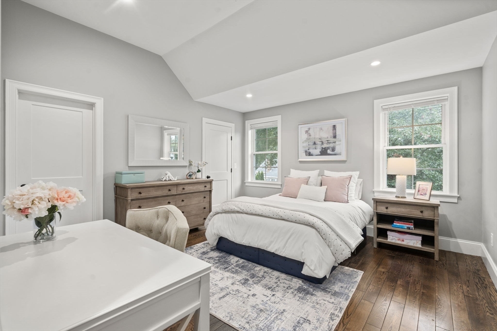 14 Adams St # 14
