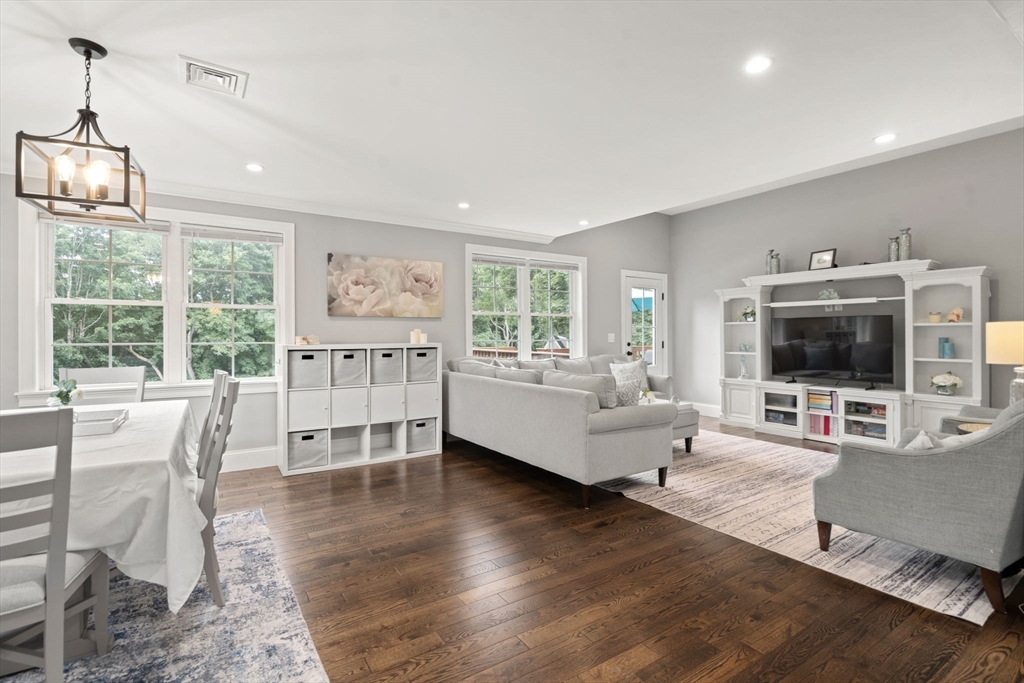 14 Adams St # 14
