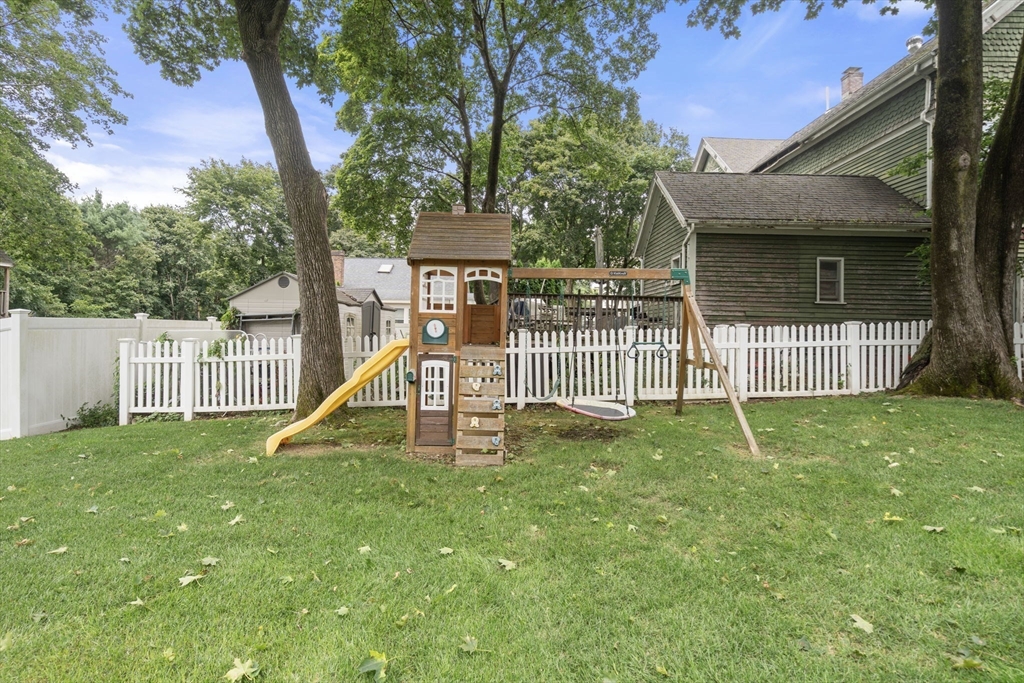 14 Adams St # 14