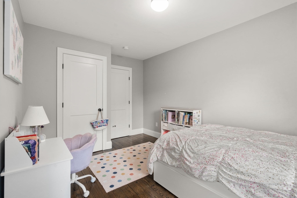 14 Adams St # 14