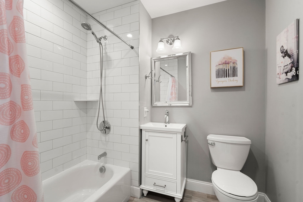 14 Adams St # 14