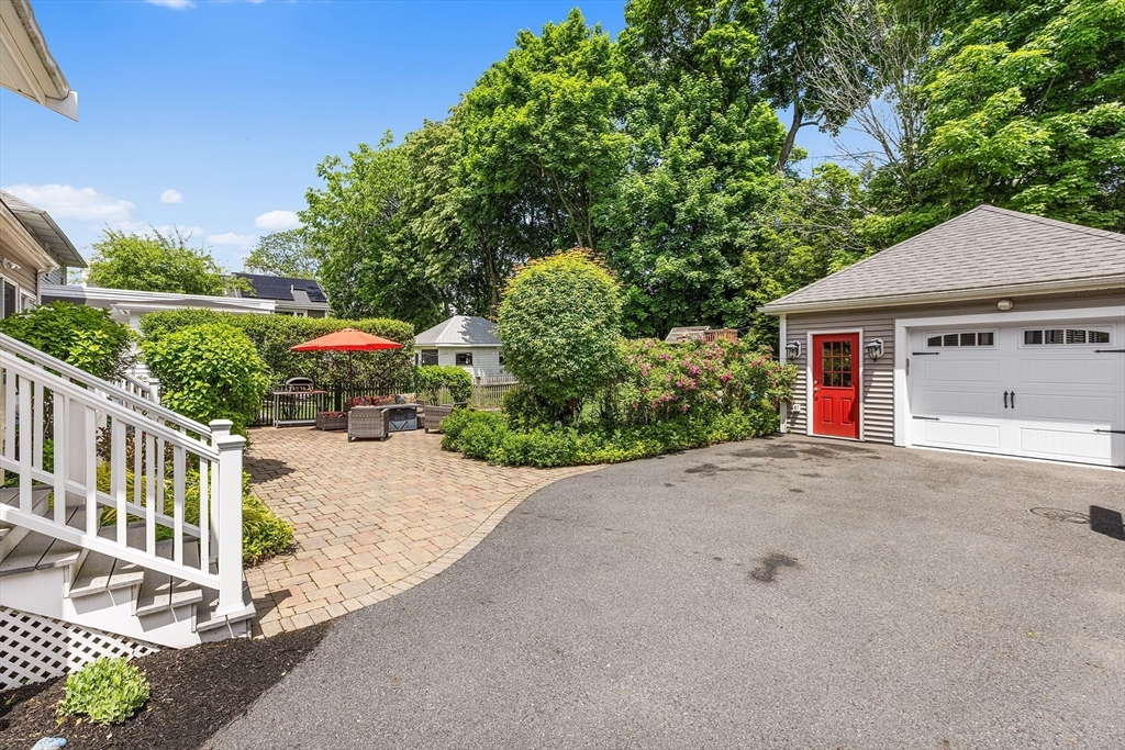 1058 Highland Ave