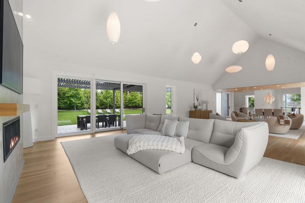 21 White Oak Rd