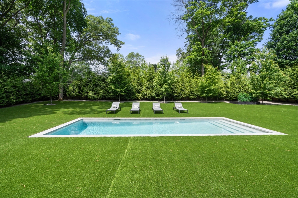 21 White Oak Rd