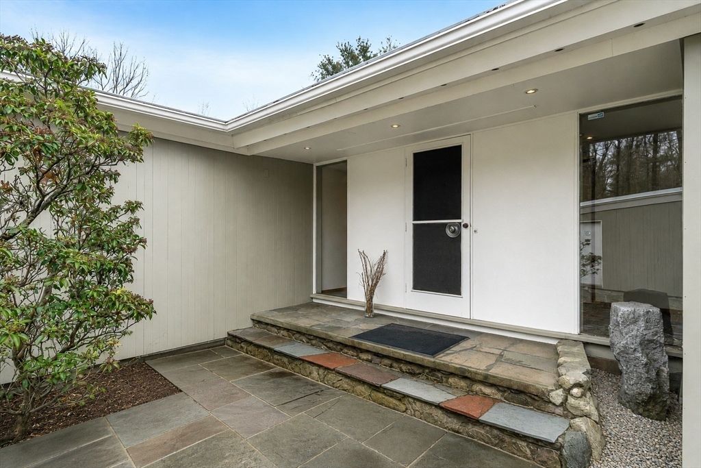 583 Gay St