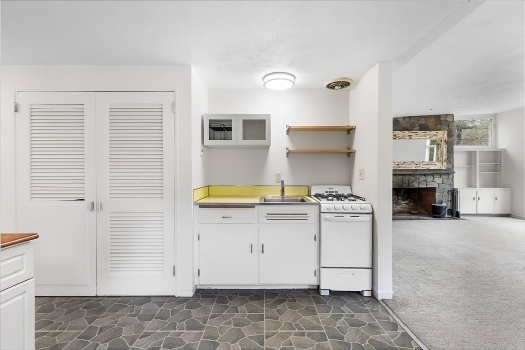 583 Gay St