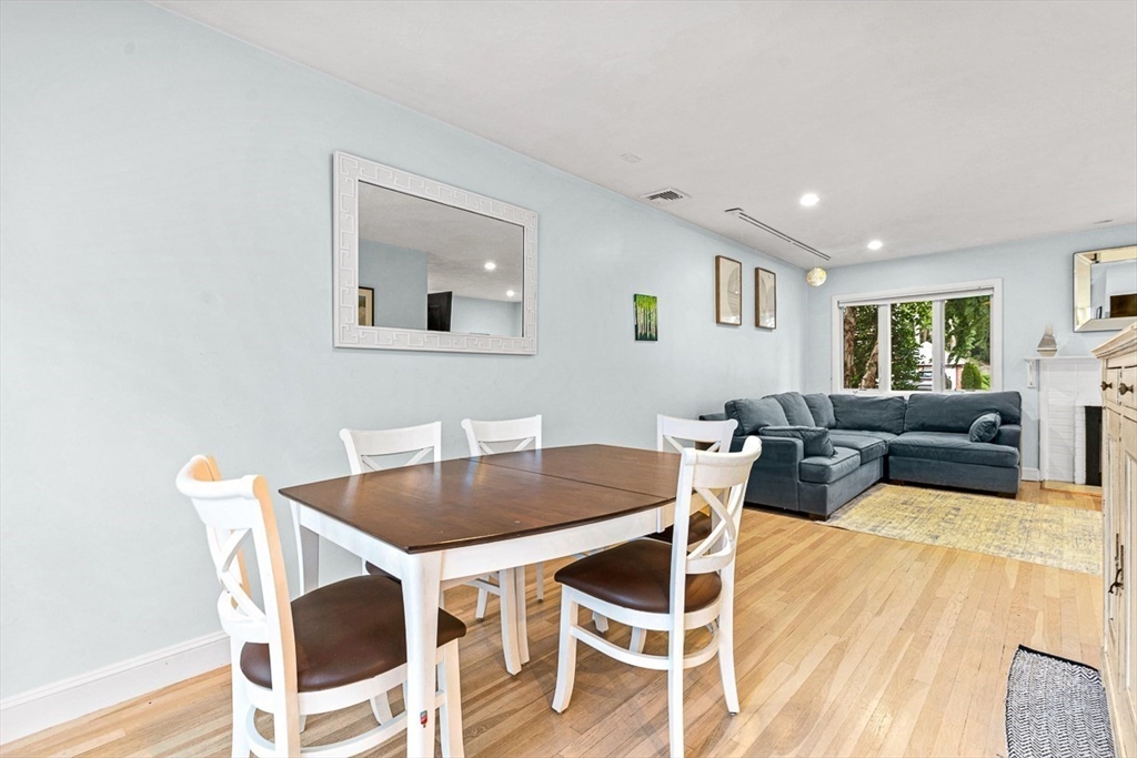 44 Rowena Rd