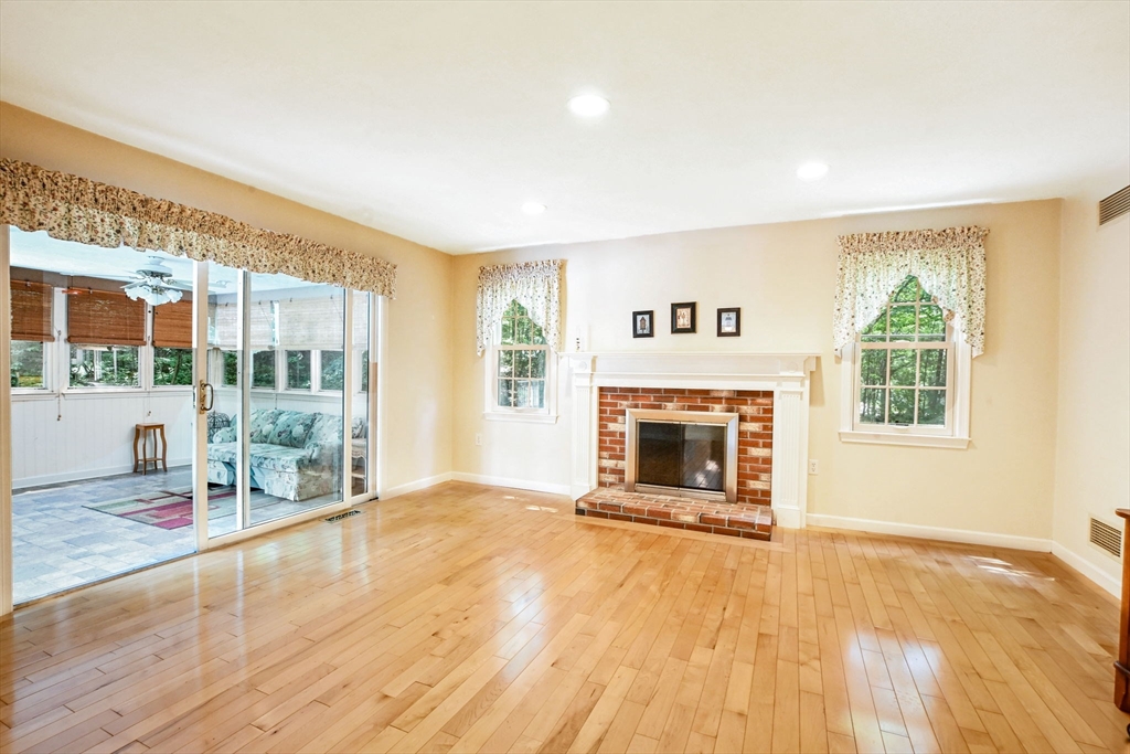 48 Mill Pond Cir