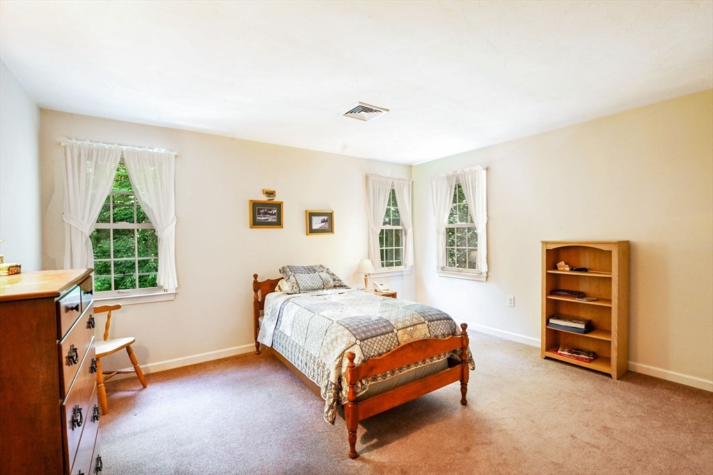 48 Mill Pond Cir