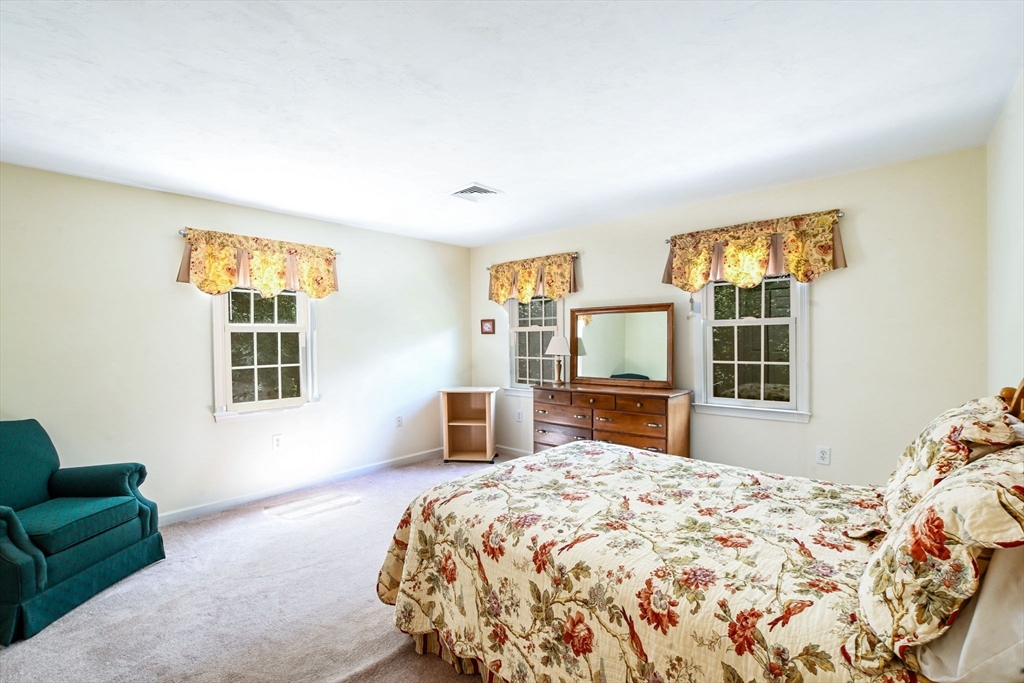 48 Mill Pond Cir