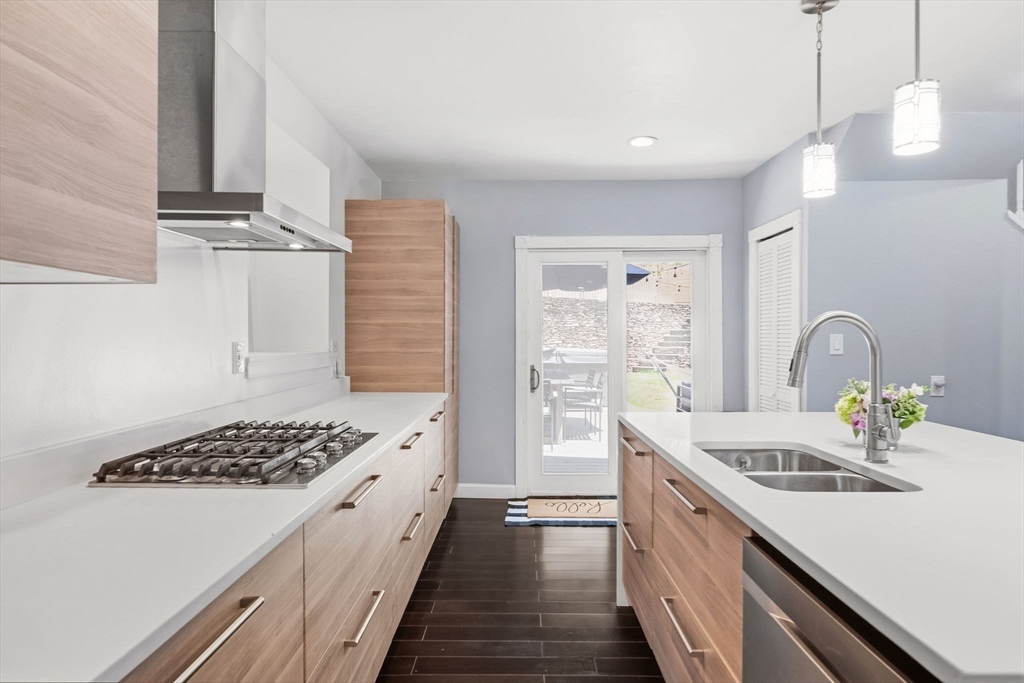 22 Cedar St