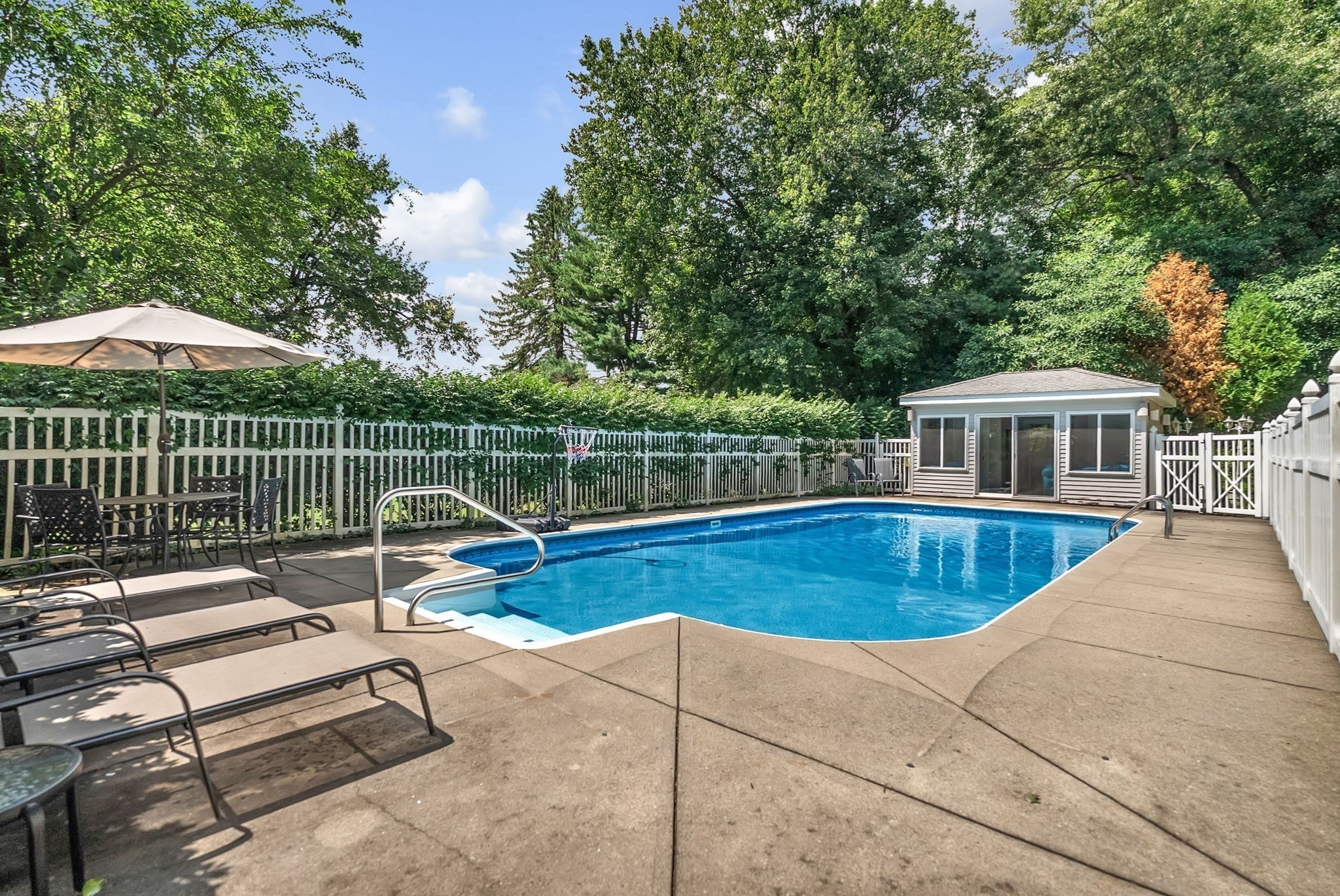 32 Briarwood Rd