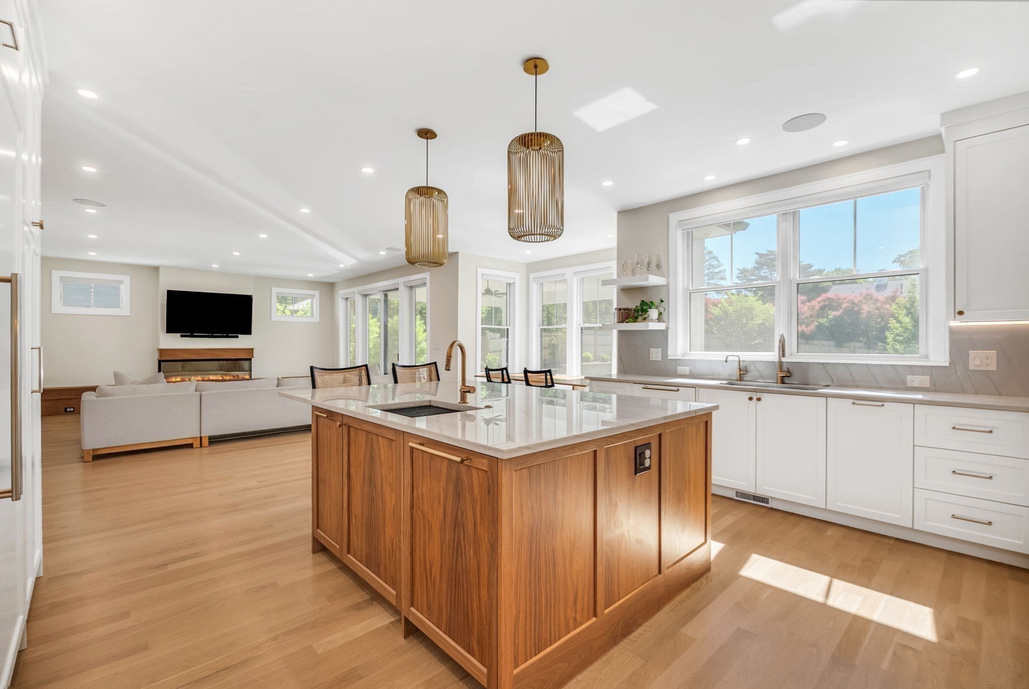 98 Beethoven Ave
