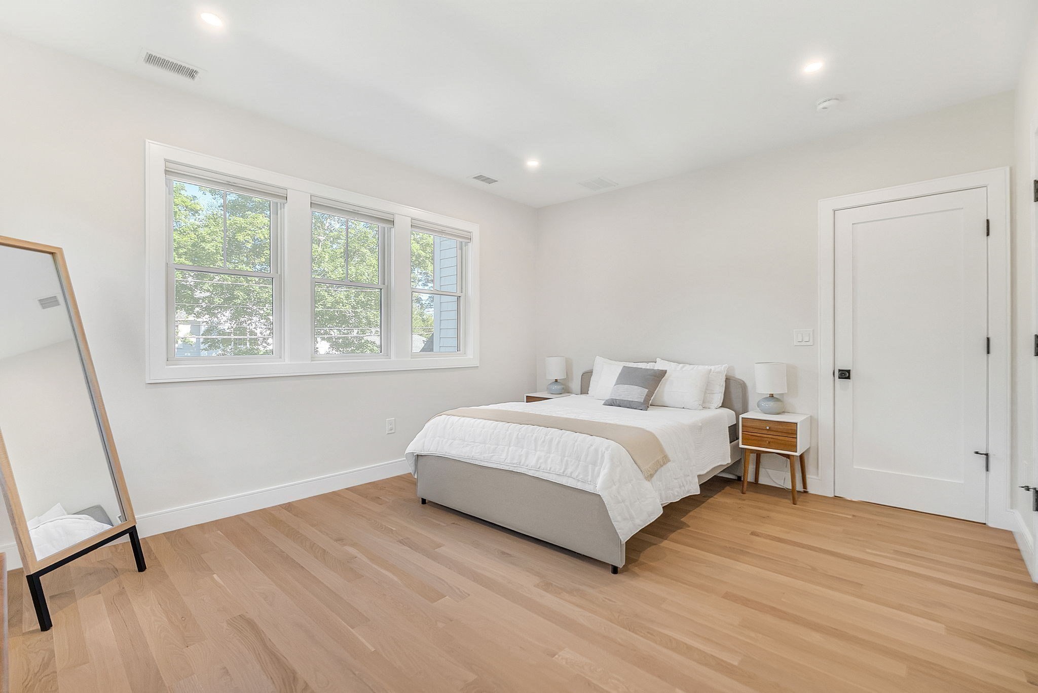 98 Beethoven Ave