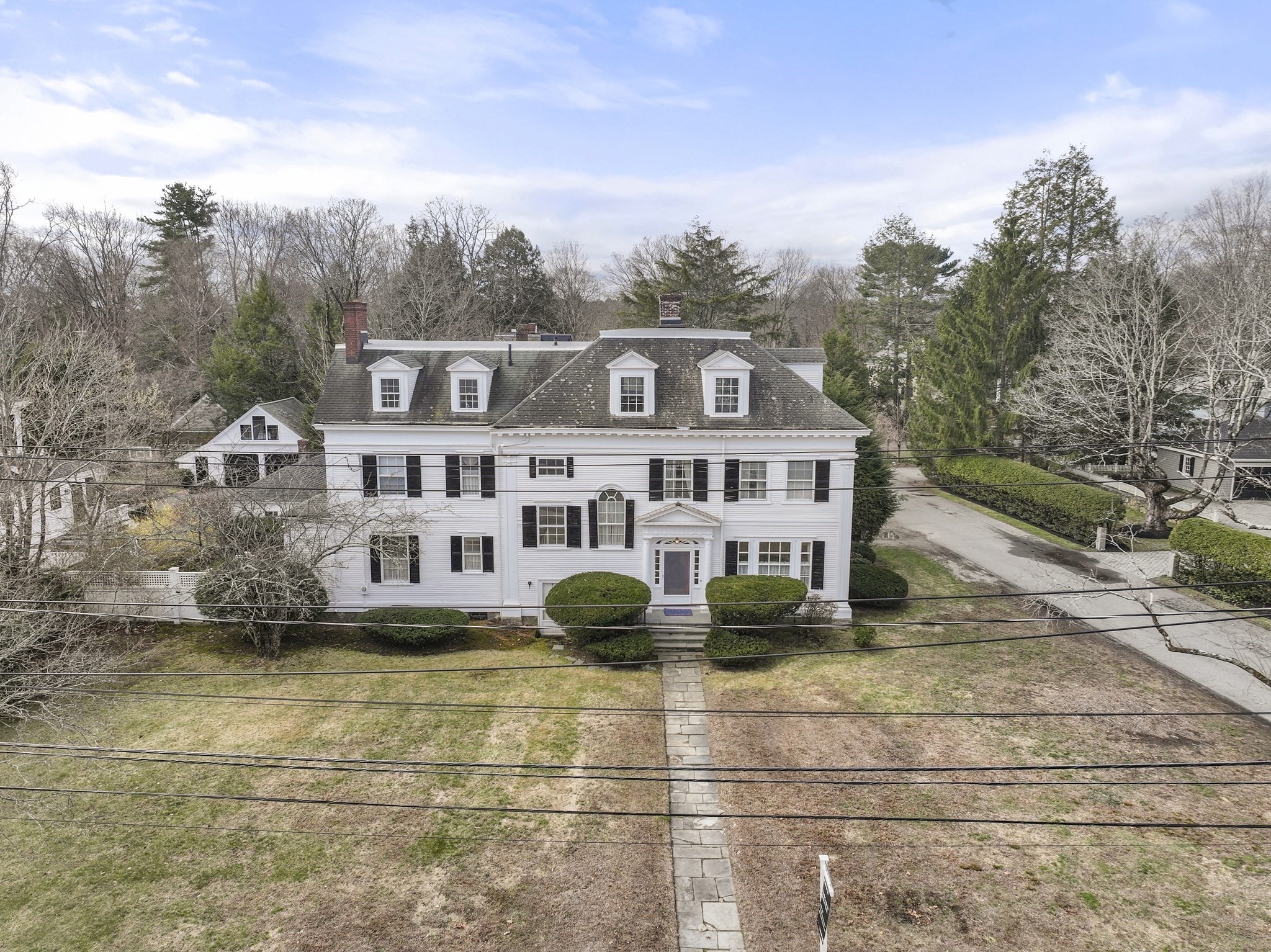 800 High St.