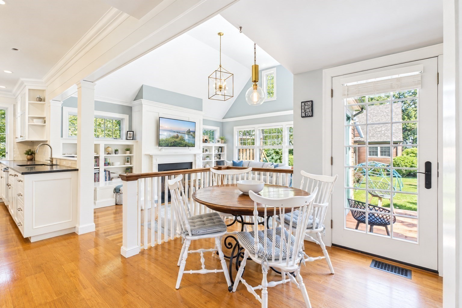 93 Village Ave