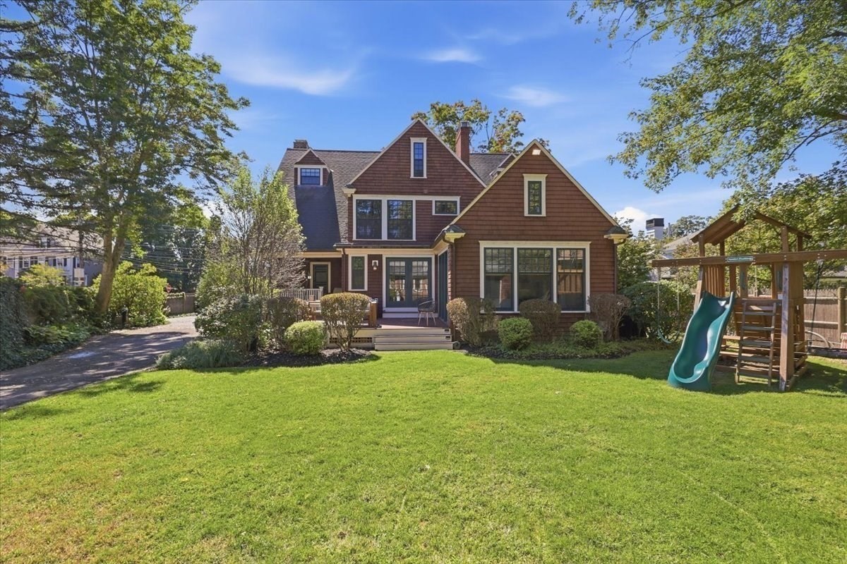 93 Village Ave