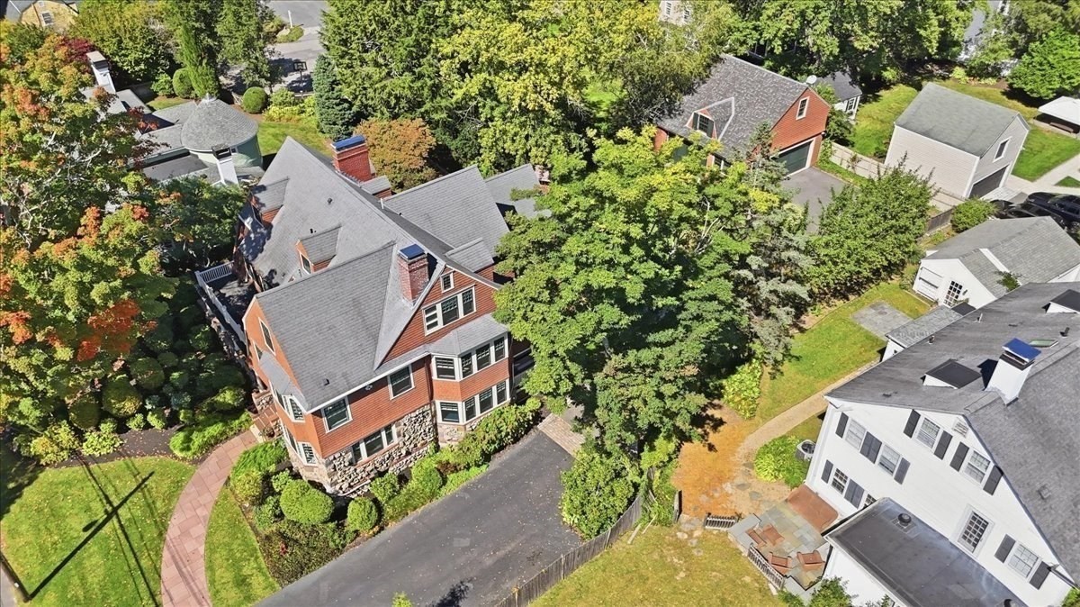93 Village Ave