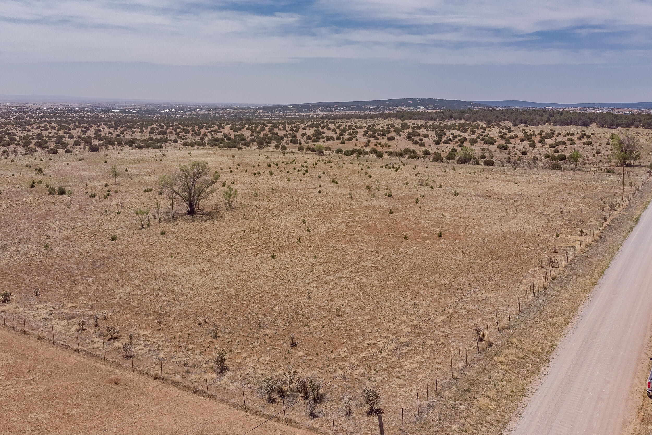 201 Entranosa/ E 1/2 Nw 1/4 Road