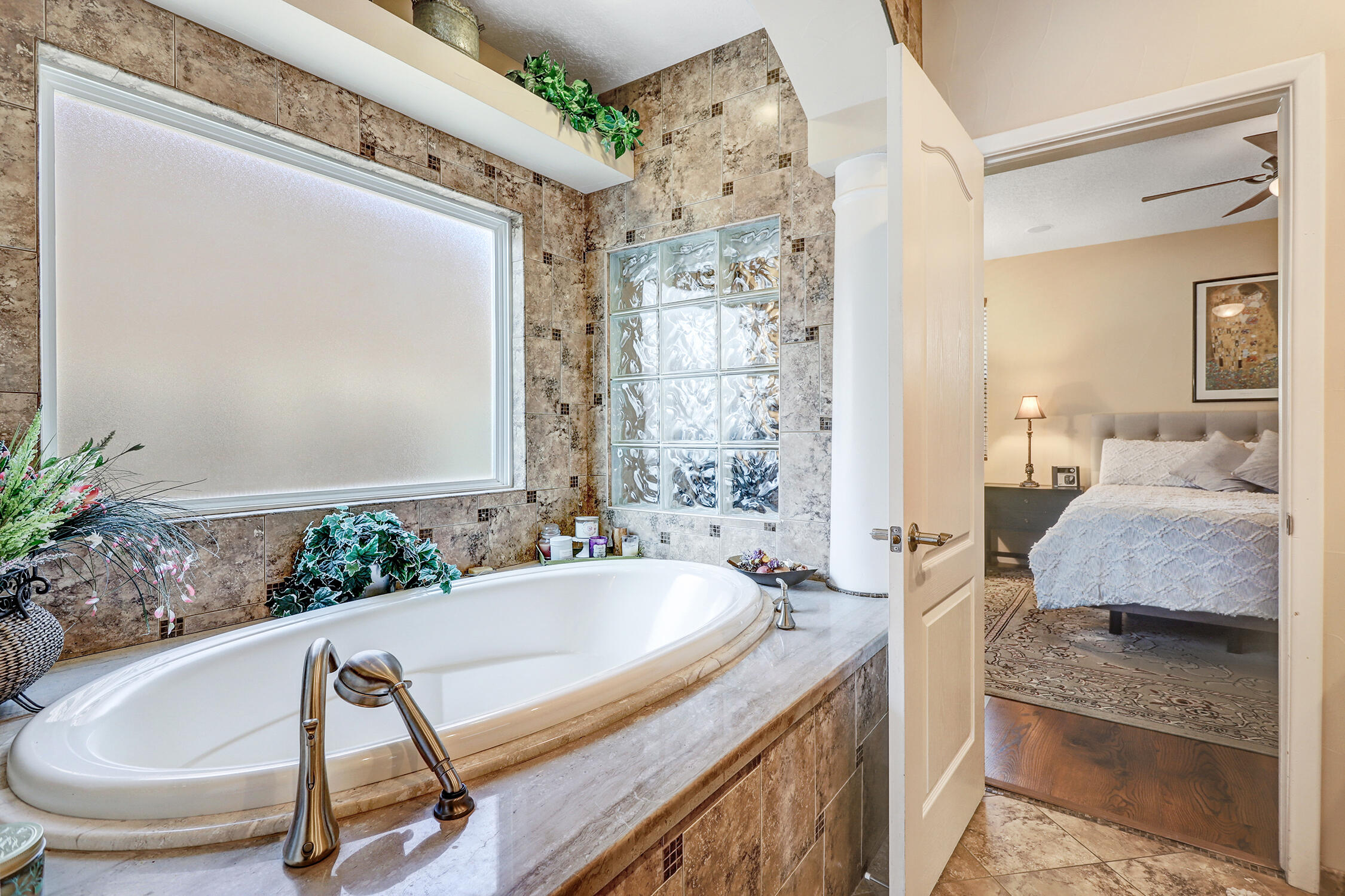 6119 Whiteman Drive NW