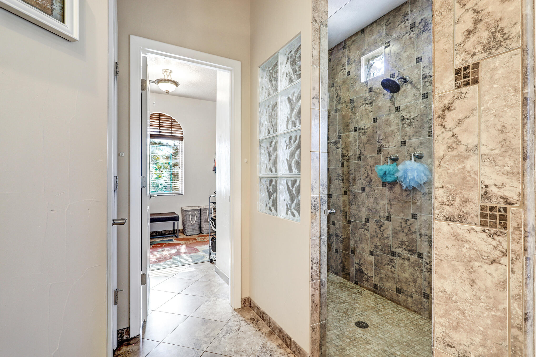 6119 Whiteman Drive NW