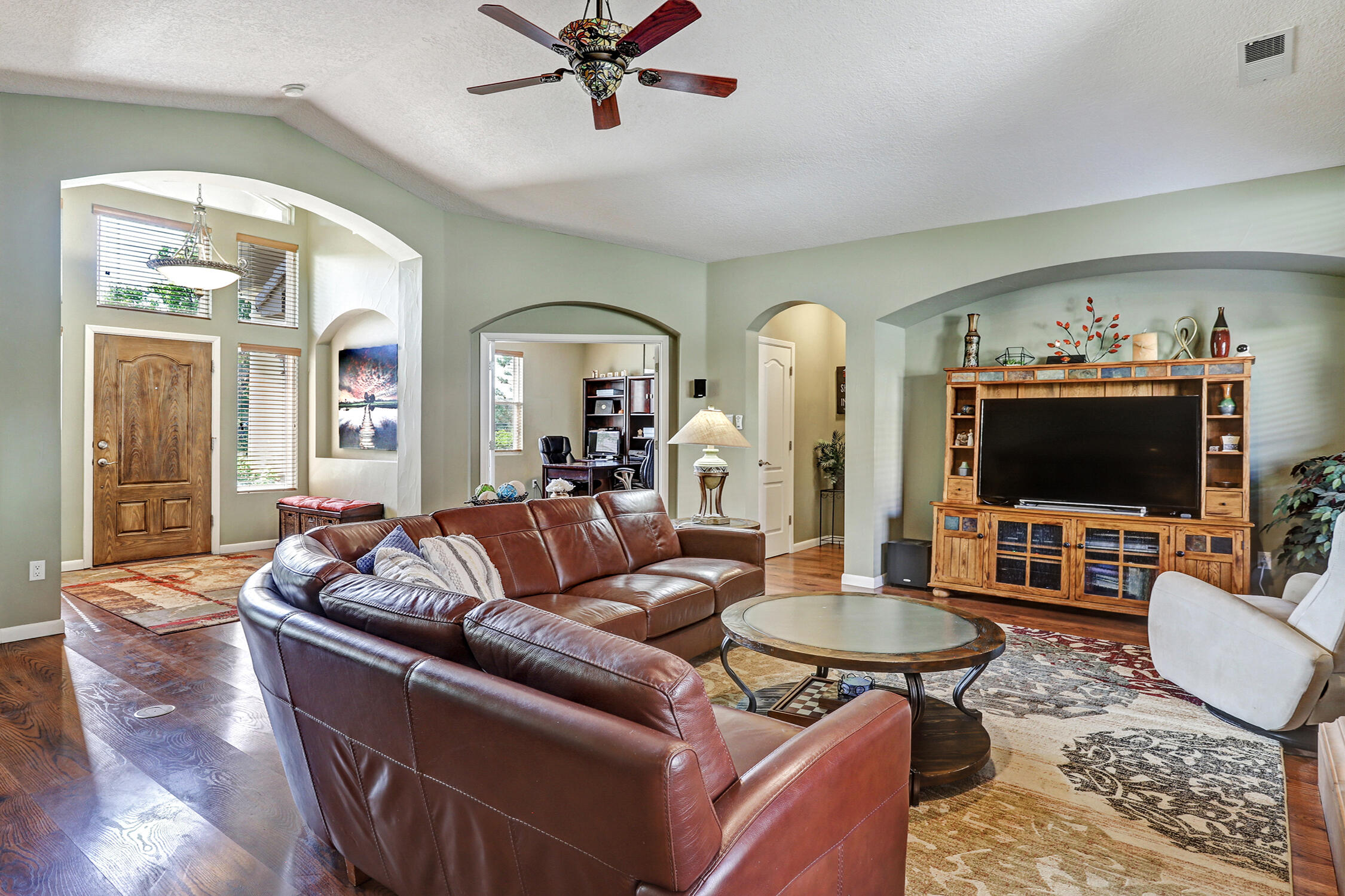 6119 Whiteman Drive NW