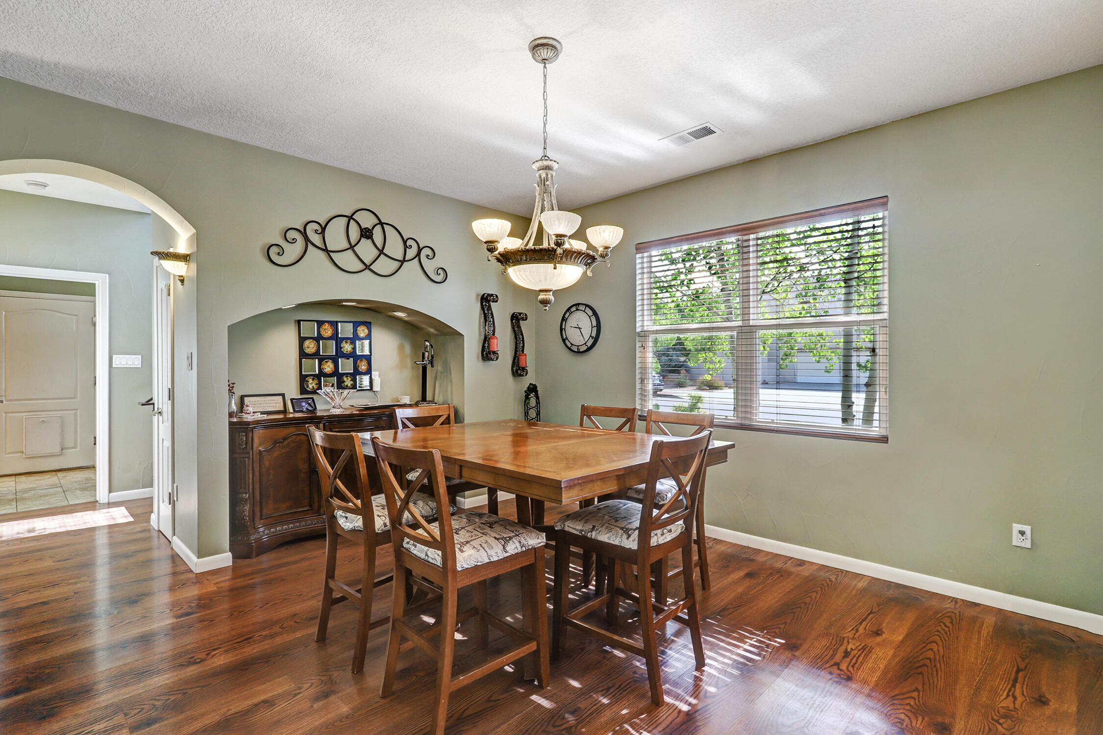 6119 Whiteman Drive NW