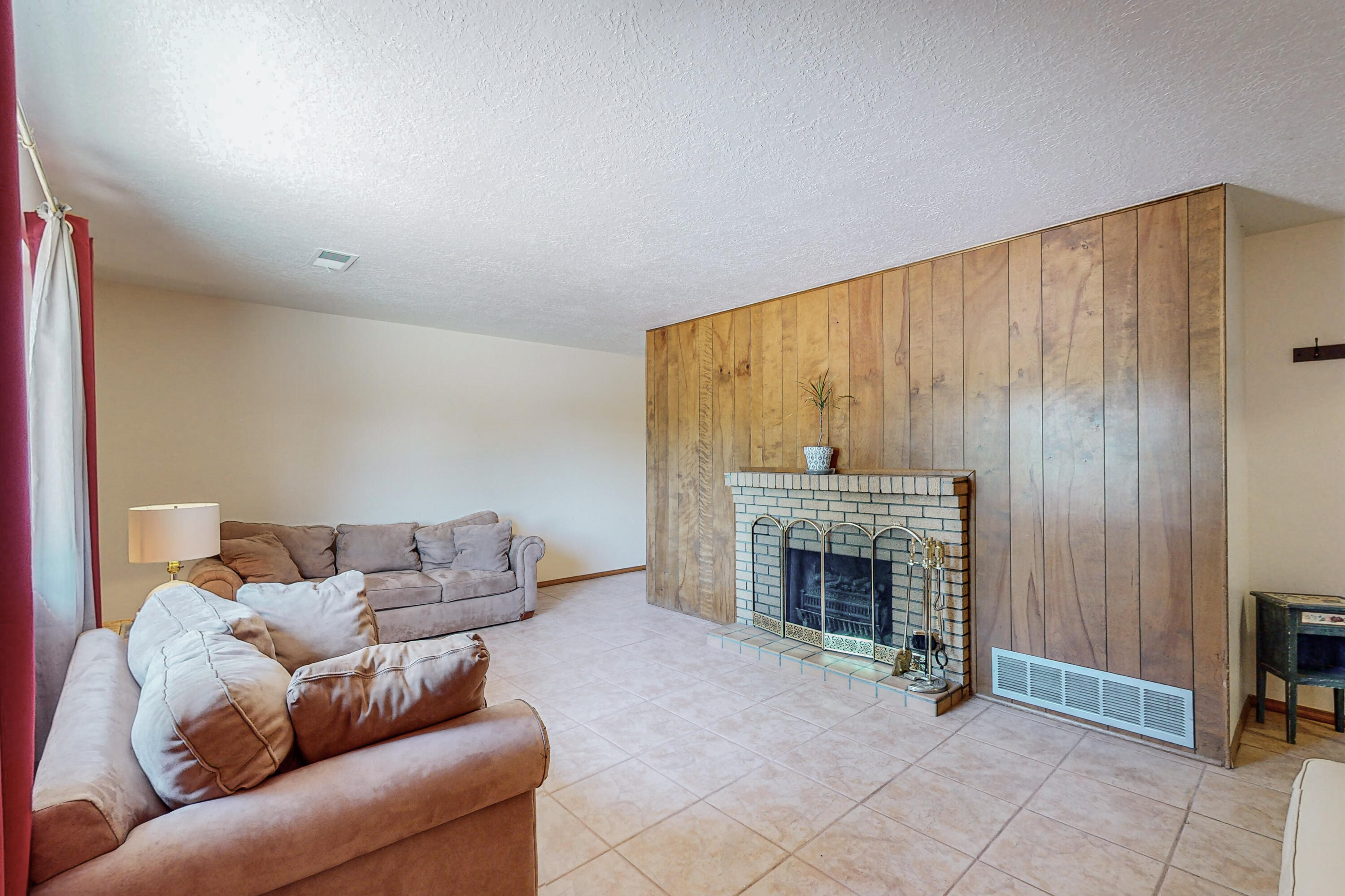 10620 Andrea Circle NW