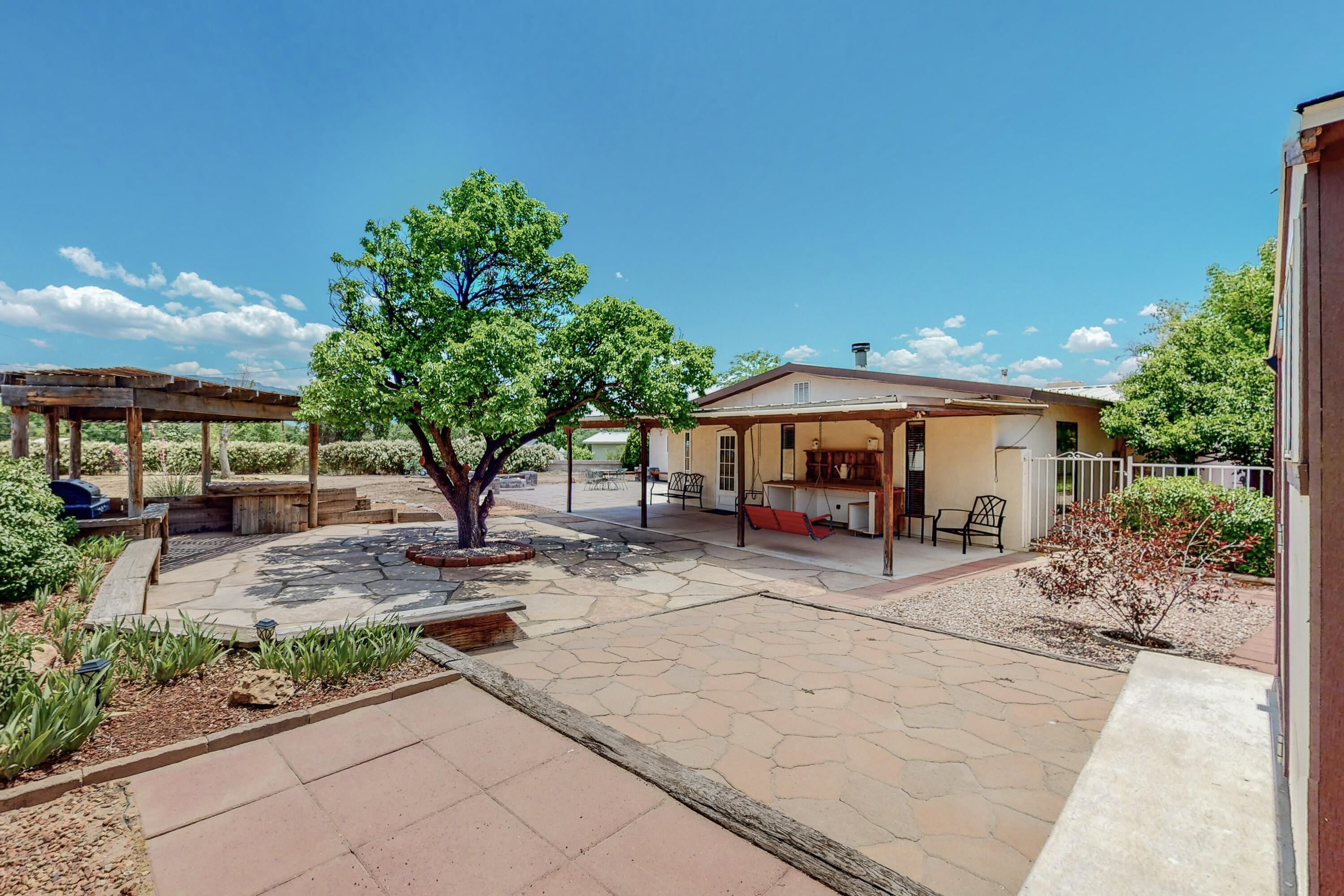 10620 Andrea Circle NW