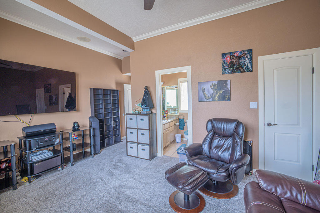 8320 Calle Petirrojo NW