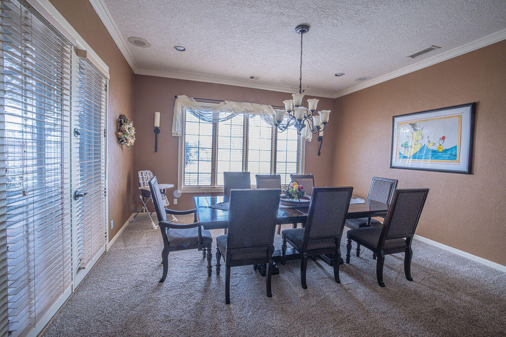 8320 Calle Petirrojo NW