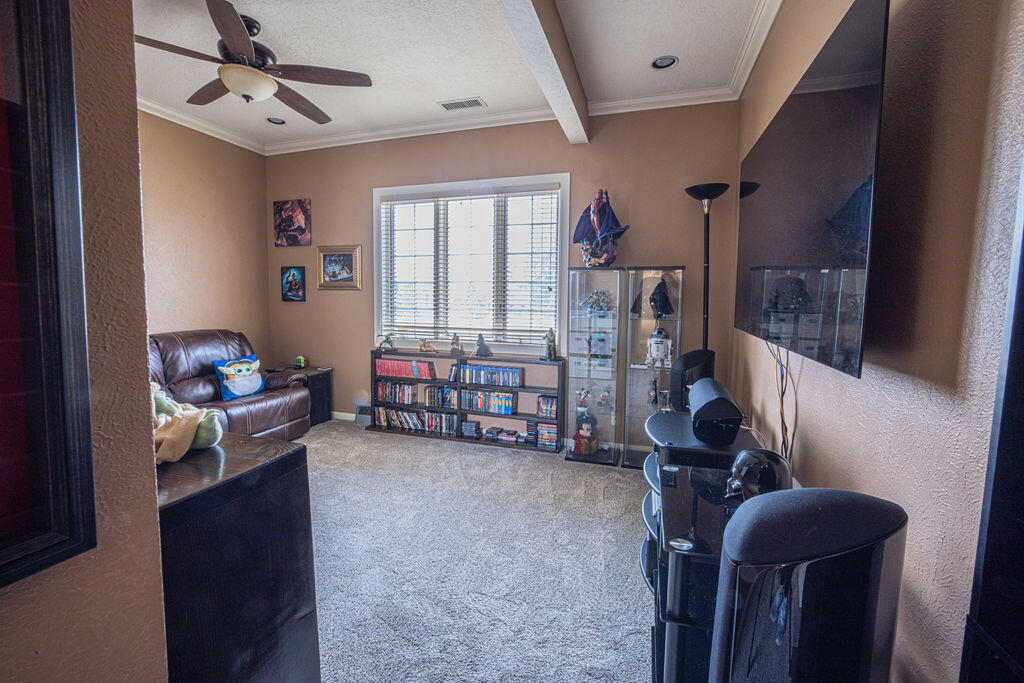 8320 Calle Petirrojo NW