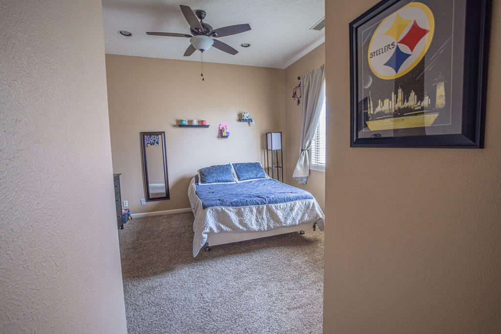 8320 Calle Petirrojo NW