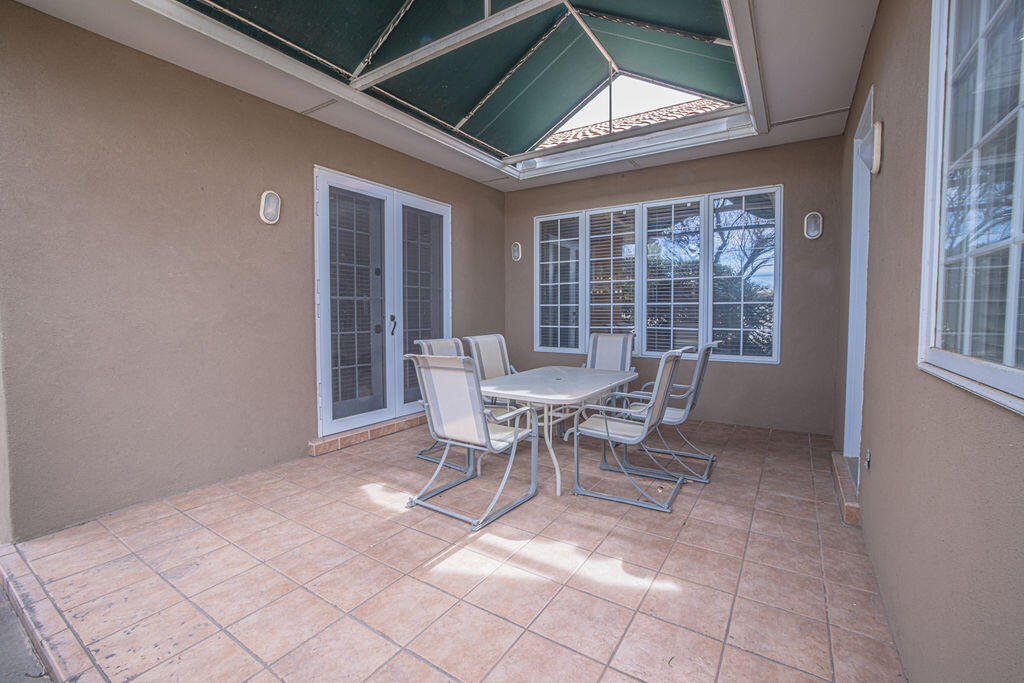 8320 Calle Petirrojo NW