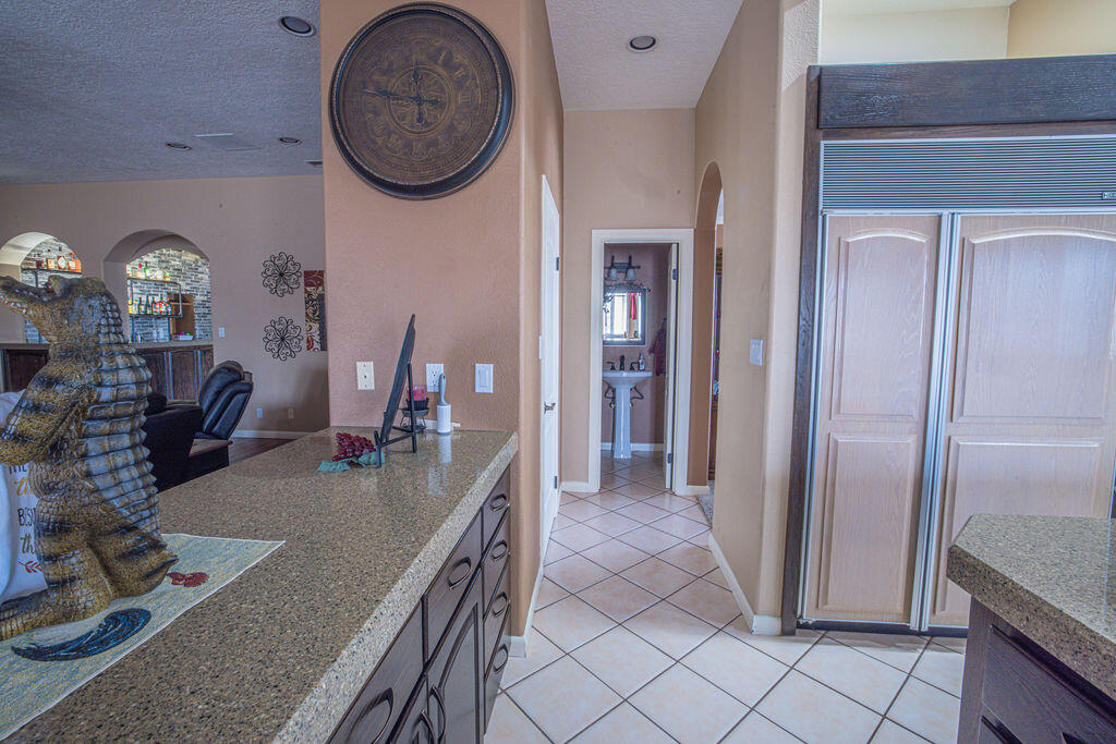 8320 Calle Petirrojo NW