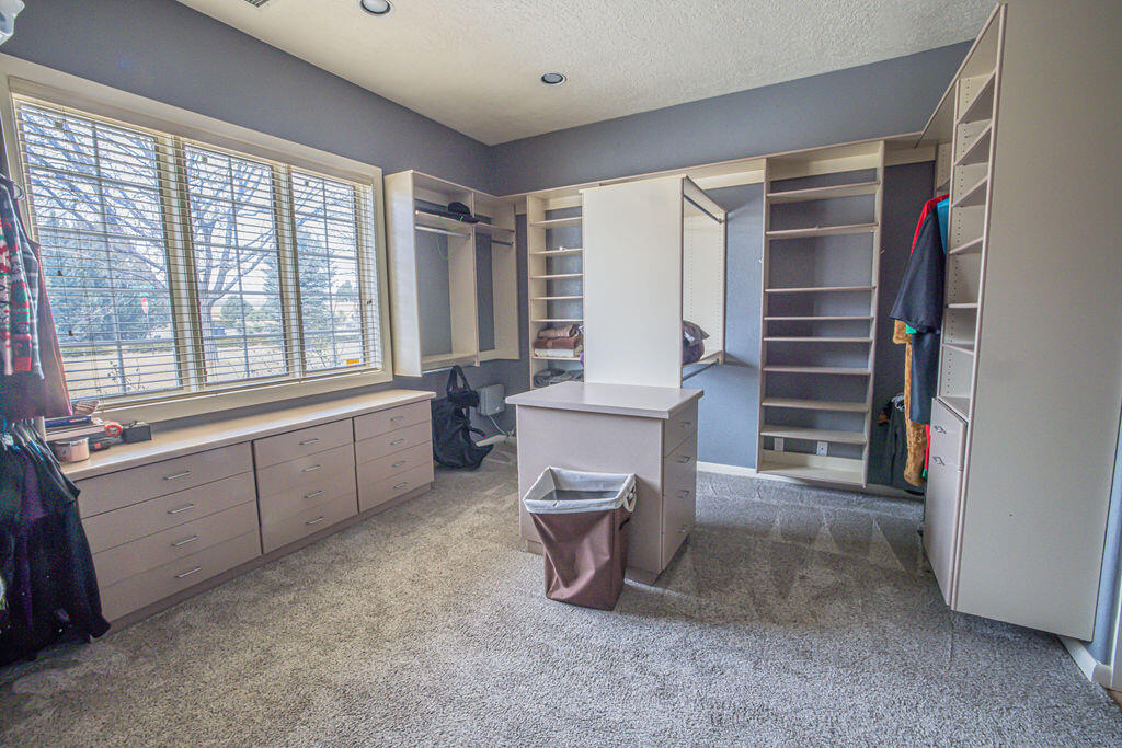 8320 Calle Petirrojo NW