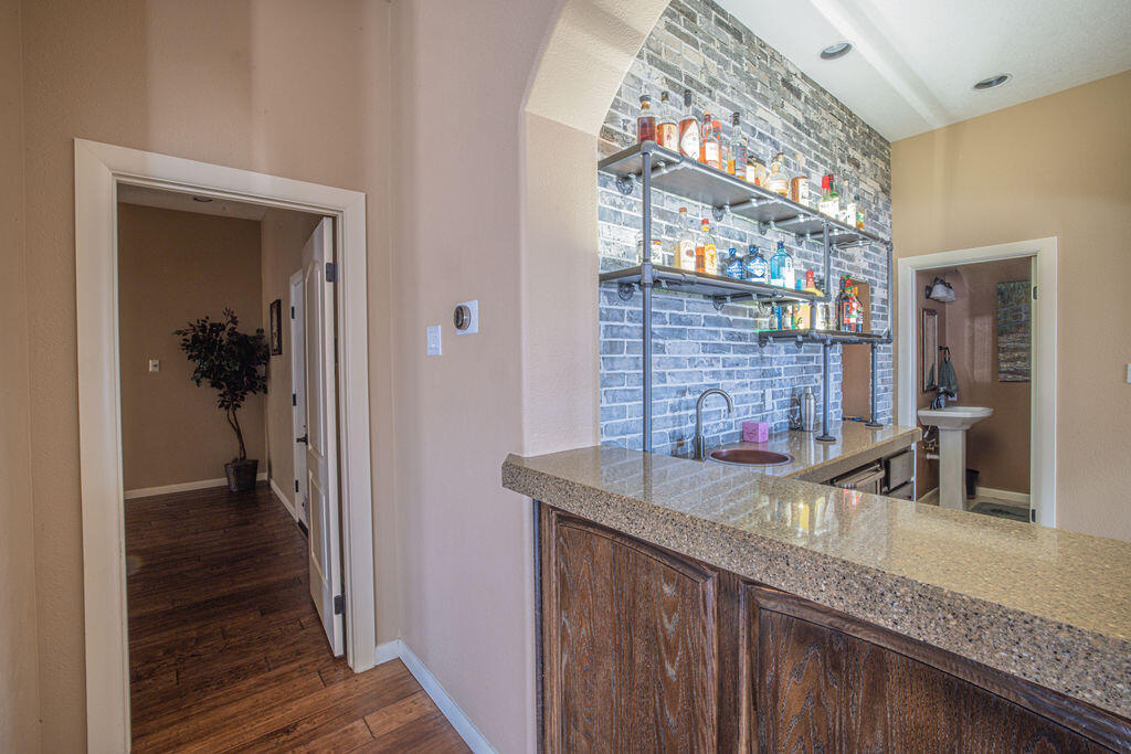 8320 Calle Petirrojo NW