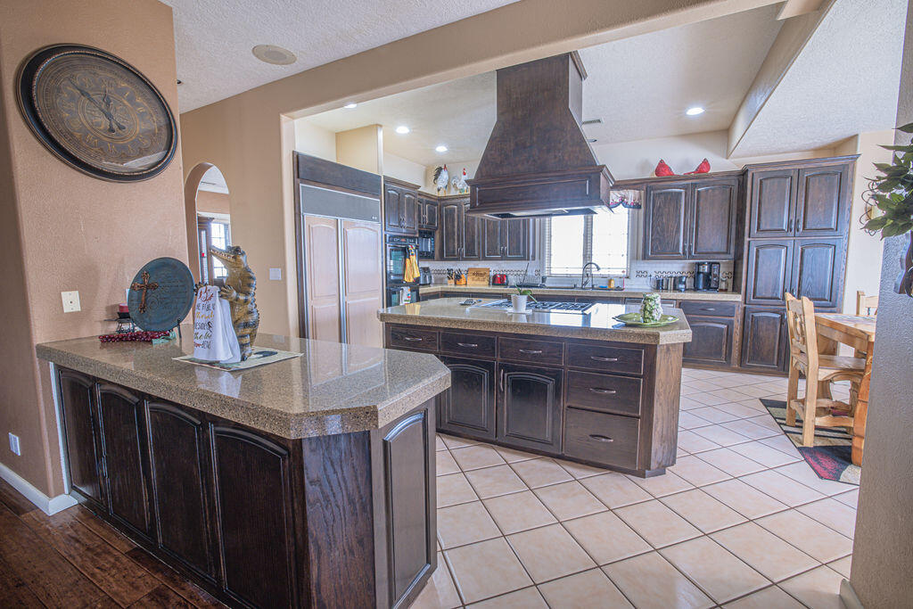 8320 Calle Petirrojo NW