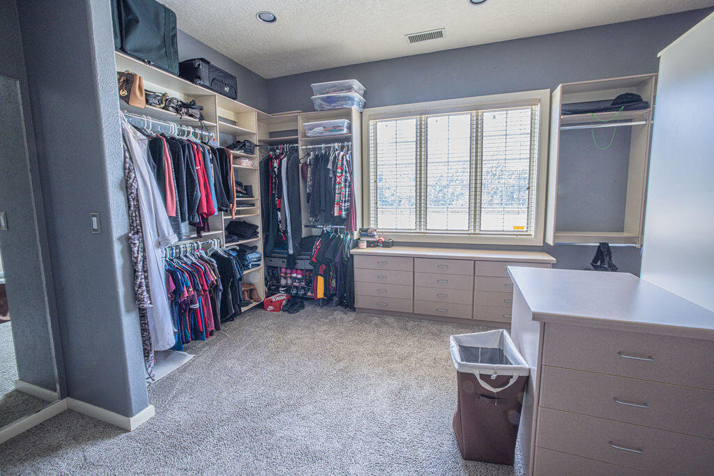 8320 Calle Petirrojo NW