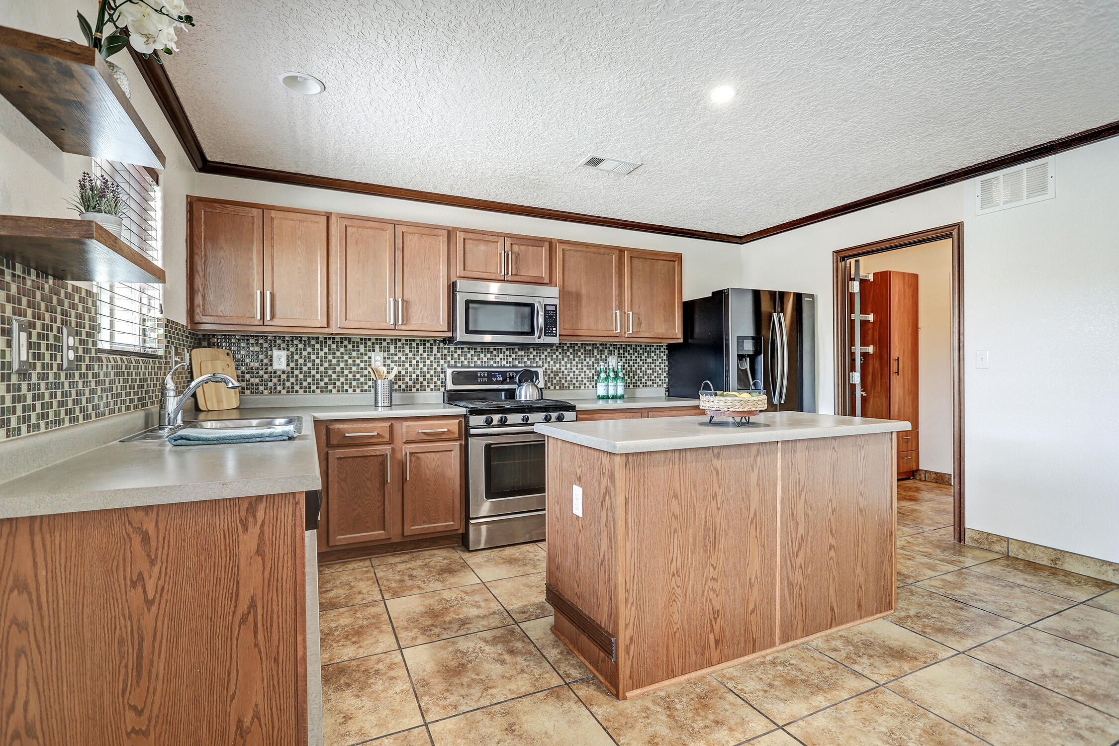 579 Creekside Avenue SW