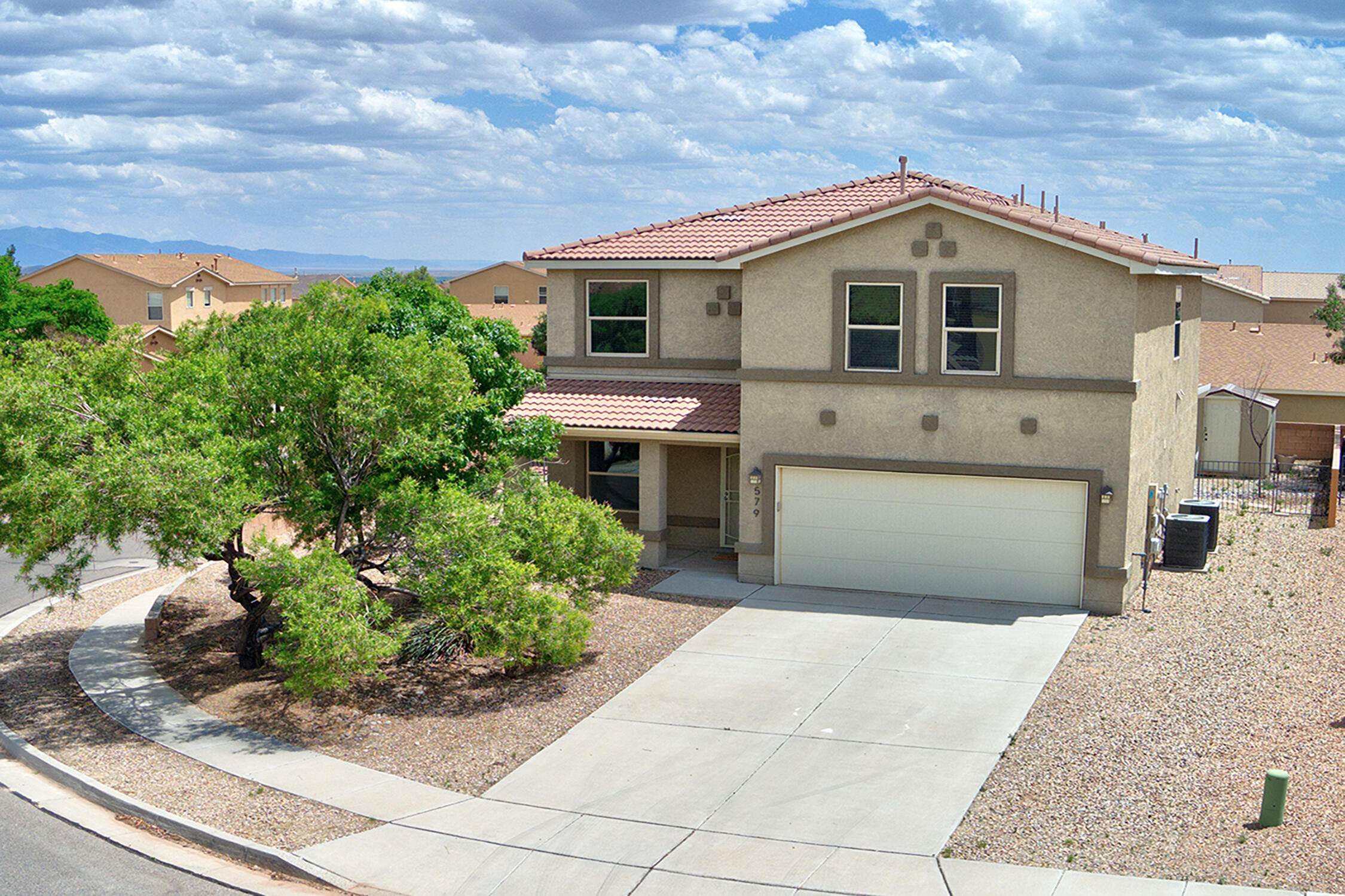 579 Creekside Avenue SW