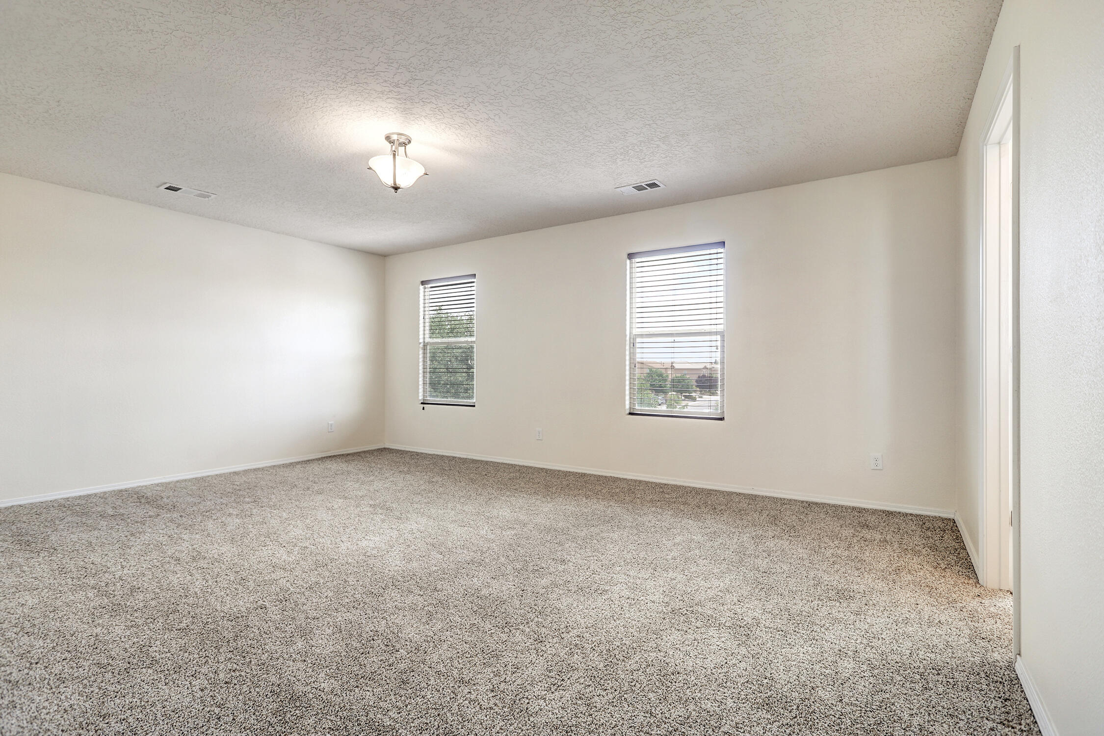 579 Creekside Avenue SW