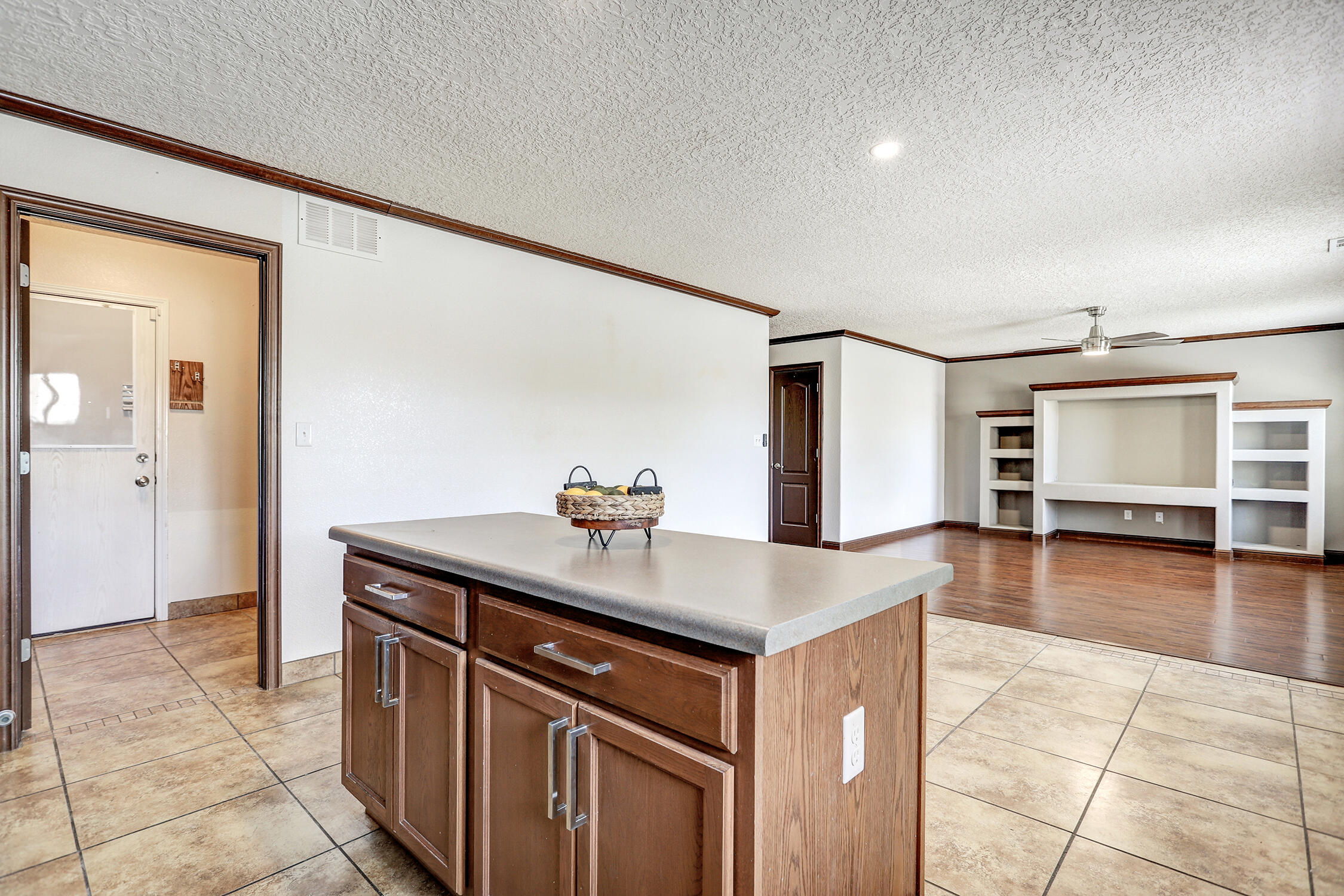 579 Creekside Avenue SW