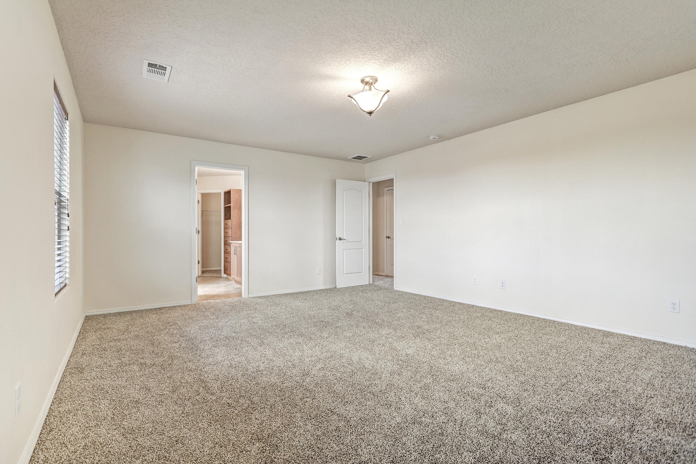 579 Creekside Avenue SW