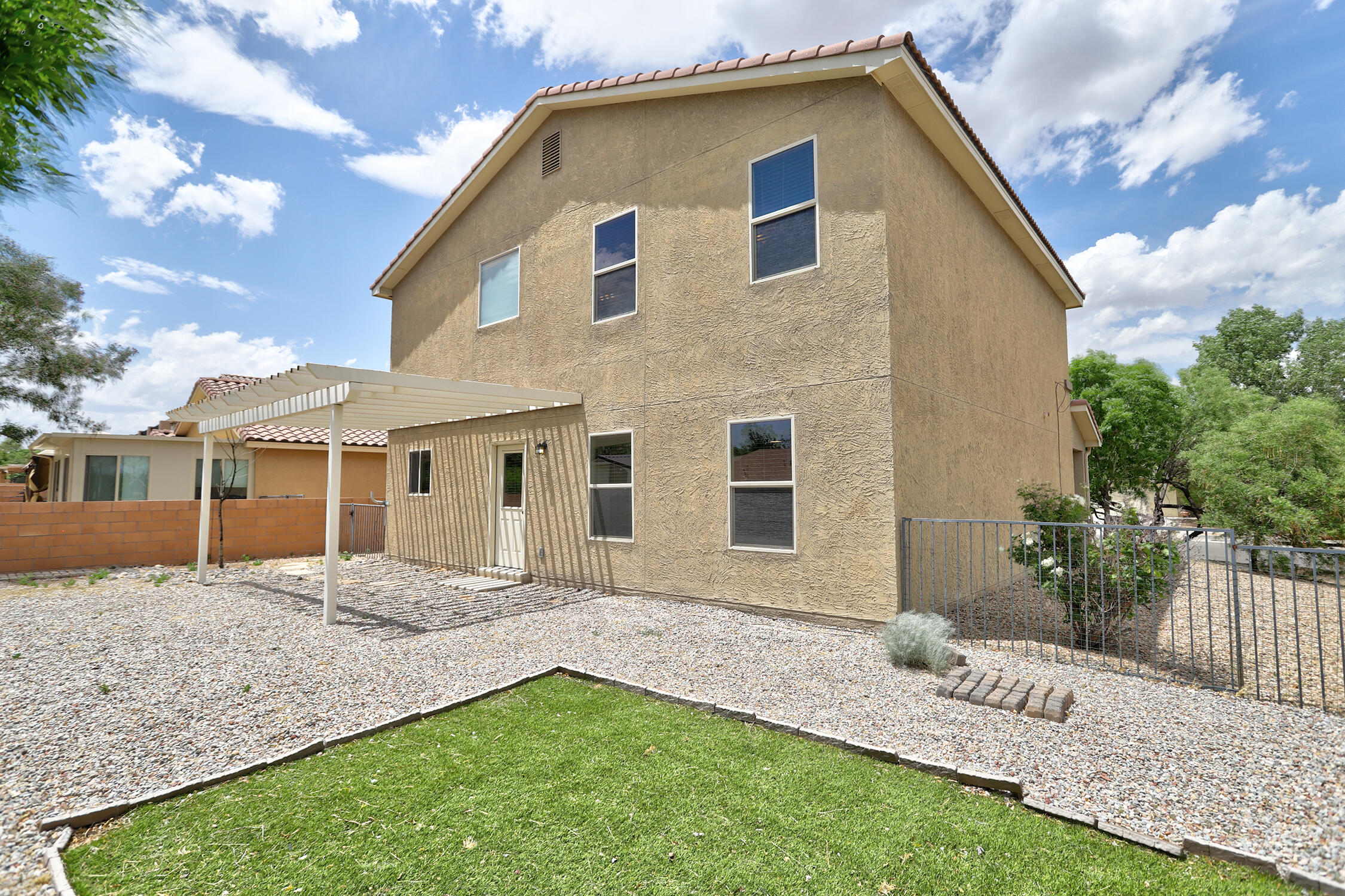 579 Creekside Avenue SW